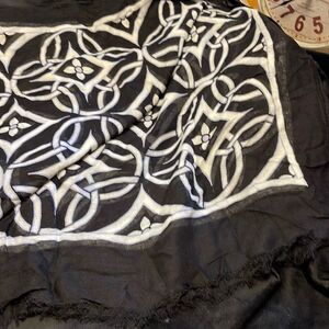 Vera Bradley soft fringe scarf concerto